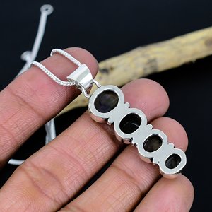 Colgante de diseño artesanal con piedra preciosa labradorita cristiana, chapado en plata, joyería unisex. - Product Image 3