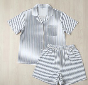 Conjunto de Pijama Corto con Cierre de Botones y Mangas Cortas, Personalizado para Mujer, en Modal y Algodón, con Estampado a Mano - Product Image 4