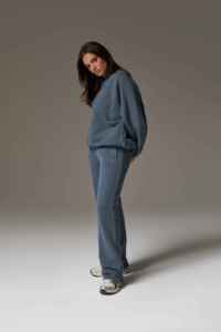 Sweat-shirt oversize à col rond pour femme, couleur unie, en coton tricoté, manches longues, épaules tombantes, pour l'automne - Product Image 3