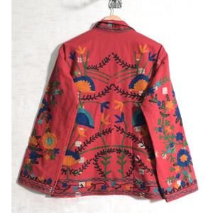 Veste en coton brodée Suzani pour femmes, faite à la main, style bohème ethnique, pour festivals et tenues décontractées - Product Image 4