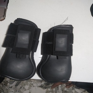 Nuevas Herraduras Ecuestres con Orificios de Ventilación, Carcasa Rígida y Neopreno en el Interior para Proteger las Patas del Caballo, Modelo MHT012 - Product Image 4