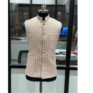 Manteau de mariage brodé et orné de sequins pour homme, collection boutique de haute qualité, fait main, disponible à la vente - Product Image 1