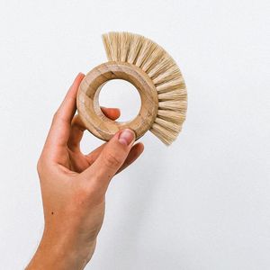 Cepillo para polvo de madera hecho a mano para limpieza del hogar con cerdas suaves para mesas, armarios y artículos decorativos. - Product Image 5