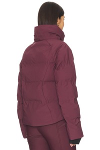 Chaqueta Acolchada con Capucha para Mujer, Venta al Por Mayor OEM, Color Sólido, Manga Larga, Cierre de Cremallera, Abrigo Grueso de Invierno con Relleno de Poliéster - Product Image 5
