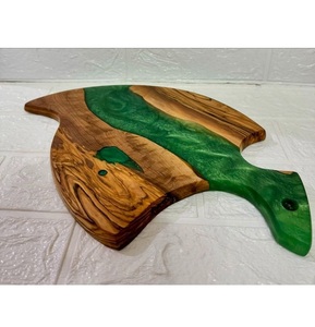 Planche de service en bois et résine époxy de luxe, rustique, faite à la main, pour la cuisine, avec bords lisses, planche à découper en bois et résine époxy - Product Image 1
