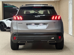 SUV 911 Turbo 2025 Usado en Buen Estado, 4.1-6L Turbo Gasolina 400 CV, Asientos de Cuero, Techo Panorámico, Faros LED, Volante a la Izquierda, R20 - Product Image 4