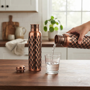 Botella de Agua de Cobre con Tapa de Rosca con Diseño de Diamantes, Frasco Reutilizable Portátil para Viajes, Diseño Moderno para el Hogar, Hotel, Restaurante - Product Image 3