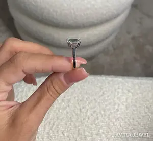 Anillo de Compromiso con Diamante Cultivado en Laboratorio, 4 Ct en el Centro, 1 Ct en los Laterales, Oro Sólido de 10k, 14k, 18k, EF VVS VS, Joyería Nupcial para Mujer - Product Image 4