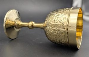 Gobelet à vin en laiton fait main, style antique, électroplaqué et poli, objet d'art et de collection pour bar (200 ml) avec étui en velours bleu - Product Image 5