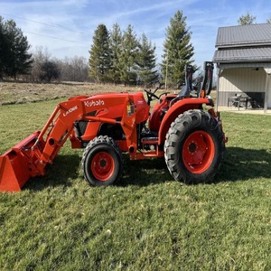 Tractor 4x4 Kubota Diésel de 3 Cilindros Usado, Tractor Agrícola Compacto de Dinamarca para Trabajos Agrícolas y de Labranza en Venta - Product Image 1