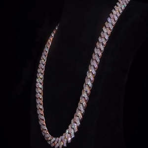 Collar de Eslabones Cubanos de Doble Tono de 15 mm de Primera Calidad, Plata de Ley 925, Chapado en Oro de 18K, con Piedras de Moissanita VVS, Certificado por el Probador de Diamantes - Product Image 3