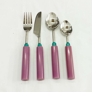 Juego de cubiertos de mango largo redondo de resina rosa, juego de cubiertos de plata de acero inoxidable de estilo portugués - Product Image 2