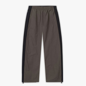 Ensemble veste et pantalon coupe-vent en nylon pour homme de haute qualité, léger, respirant et imperméable, idéal pour les activités de plein air et les tenues décontractées - Product Image 4