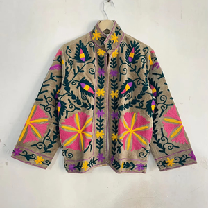 Chaqueta de Terciopelo Artesanal Bohemia con Bordado Floral Hecho a Mano, Estilo Gitano, Abrigo de Invierno para Mujer - Product Image 1