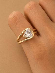 Anillo de Compromiso Solitario de Diamante Cultivado en Laboratorio de 1 Quilate con Corte Trillón, Oro de 14k, Certificado IGI, Anillo de Boda Moderno Chapado en Oro - Product Image 1
