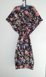 ชุดเดรสผ้าฝ้ายลายดอกไม้สไตล์อินเดียสำหรับคุณแม่ ขายส่ง เหมาะสำหรับงานปาร์ตี้ ชุดคลุมชายหาด ชุดนอนสำหรับฤดูใบไม้ผลิและฤดูร้อน ลายพิมพ์สวยงาม - Product Image 3