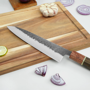 Couteau de chef en acier Damas forgé à la main avec manche en bois, finition polie, outil de découpe de cuisine haut de gamme pour la préparation des aliments - Product Image 4