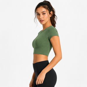 Top corto suave para mujer que ofrece un ajuste cómodo, una forma moderna y un atractivo elegante, ideal para atuendos diarios y conjuntos informales. - Product Image 4
