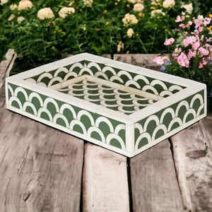 Plateau de service décoratif en bois massif fait main avec incrustation de résine, artisanat durable en résine pour la décoration, vente en gros - Product Image 1