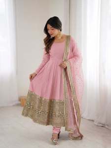 Vestido Anarkali de seda romana con diseño de secuencia de códigos, ideal para fiestas, con falda y dupatta con bordados elaborados, conjunto listo para usar. - Product Image 2