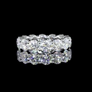 Bague de mariage pour femme en or blanc 14 carats avec diamant rond brillant de laboratoire certifié IGI 6 carats, sertie de griffes partagées, éternité complète - Product Image 2