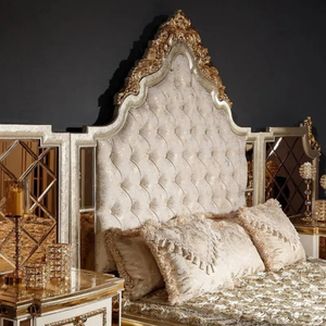 Ensemble de chambre à coucher antique de style traditionnel européen en acajou massif, avec armoire sculptée et tables de chevet, pour usage hôtelier, luxe - Product Image 5