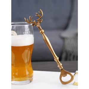 Décapsuleur en laiton fait main en forme de renne, objet de collection décoratif pour bar, idéal pour un usage pratique et une présentation élégante - Product Image 6