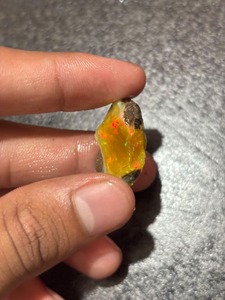 Opale de feu Welo éthiopienne naturelle de 23,80 carats, certifiée par une tierce partie, qualité AAA, pierre brute multicolore, octobre - Product Image 3