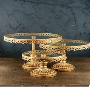 Ensemble de supports à gâteaux de luxe à 3 niveaux avec accents verticaux en cristal doré. Disponible à prix de gros. - Product Image 4