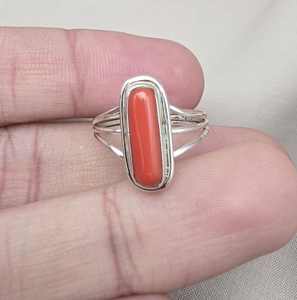 Anillo de coral rojo natural, cabujón ovalado largo, plata de ley 925, perfecto para regalo de mujer. - Product Image 4