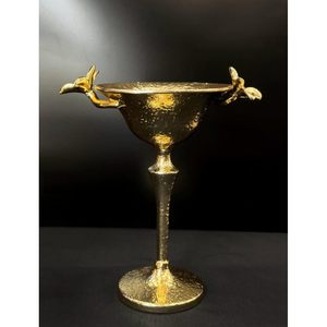 Frutero de Pedestal Dorado de Metal Pulido con Textura Martillada, Diseño Moderno de Lujo, Centro de Mesa Impresionante - Product Image 1