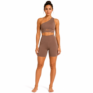 Ensemble de yoga asymétrique pour femme avec short cycliste taille haute, idéal pour le fitness et l'entraînement en salle de sport - Product Image 3