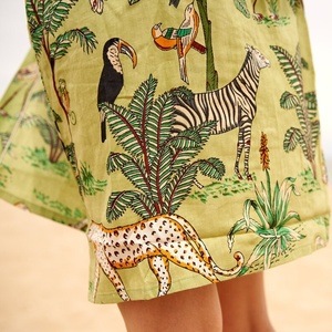 Robe de chambre pour femme 100 % soie satinée à col en V et manches courtes avec fermeture éclair, séchage rapide et respirante, idéale pour la plage et la nuit - Product Image 4