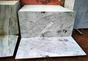 Lámina de Mármol Blanco Opal con Textura Gris Sutil para Uso en Paredes de Baños, Mostradores, Acentos y Suelos - Product Image 6