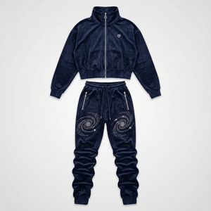 Ensemble de survêtement de luxe personnalisé en velours 2026 pour femme – Sweat à capuche zippé et pantalon de jogging en velours doux avec strass - Product Image 5