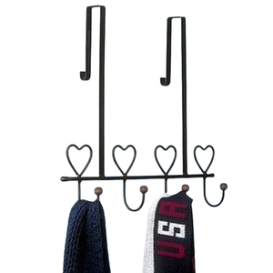 Porte-serviettes décoratif en fer forgé en forme de cœur à suspendre sur la porte, support de rangement multifonctionnel en métal pour vêtements - Product Image 1