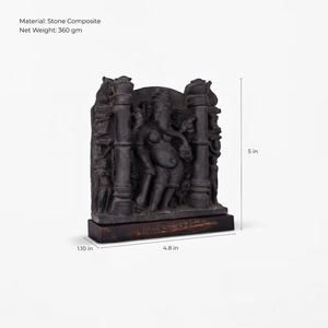 Sculpture Vinayaki |   Réplique d'art de temple hindou du XIXe siècle, représentant une Ganesha féminine rare, provenant d'un musée. - Product Image 3