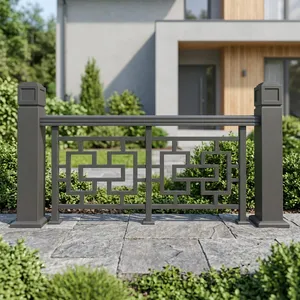 Rampe de balcon moderne en métal noir avec panneaux à motif carré géométrique et poteaux robustes pour la sécurité des terrasses résidentielles - Product Image 6