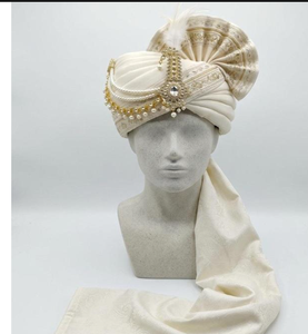 Turban de mariage blanc en soie Pagri Safa avec embellissements en perles, pré-noué, vente en gros - Product Image 2