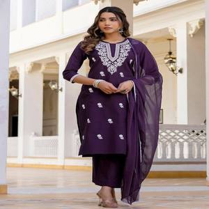 Ensemble VASTRA COTTAGE brodé jacquard Tesla Kurta Pent Vichitra Lace Dupatta violet pour femme, tenue ethnique cousue complète - Product Image 1