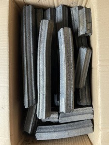 Briquette hexagonale de charbon de bois dur haute densité, 7000-8000 Kcal/kg Valeur calorifique, 3,0-5,0% de teneur en cendres pour - Product Image 4