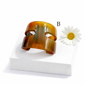 Brazalete de Cuerno de Búfalo Natural Hecho a Mano, Brazalete de Cuerno Natural, Brazalete Ancho de Estilo Moderno, Joyería de Cuerno de Búfalo, Regalos - Product Image 5