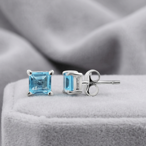 Boucles d'oreilles clous solitaires en argent sterling 925 massif avec topaze bleue naturelle taille carrée, bijoux fins pour femmes, vente en gros - Product Image 6