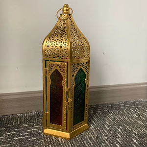 โคมไฟรอมฎอนดีไซน์ใหม่ โคมไฟโลหะรูปหกเหลี่ยม ตกแต่งเทศกาล พร้อมกระจกหลากสี - Product Image 1