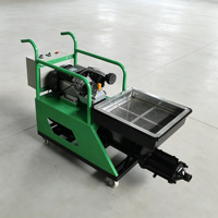 Machine à projeter du mortier verticale compacte avec fonction de pulvérisation lisse pour la finition des murs de grande hauteur