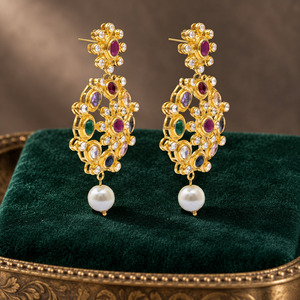 Pendientes de cadena larga chapados en oro con piedra azul aguamarina y perlas de imitación, joyería nupcial pakistaní, venta al por mayor de fábrica. - Product Image 5