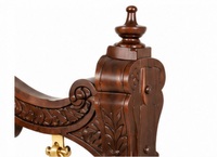 Balançoire d'intérieur en bois massif finition antique pour salon, en teck sculpté à la main, avec chaînes en laiton et coussin rouge
