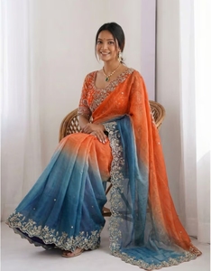 Sari de Diseño KV Naranja Satinado Bordado con Blusa Cosida - Product Image 1