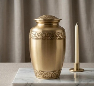 Urna de Metal con Diseño Floral Botánico, Acabado Verde Esmeralda y Dorado, Florero Decorativo Conmemorativo con Tapa - Product Image 5