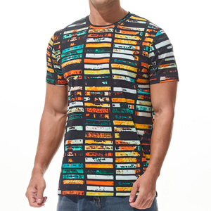 เสื้อยืดโพลีเอสเตอร์ 100% สำหรับสปอร์ตและออกกำลังกาย พิมพ์ลายแบบซับลิเมชั่นตามสั่ง ผลิตจำนวนมาก (OEM)  แบบเรียบหรือแบบเปล่า - Product Image 3